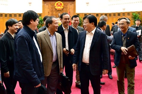 Trinh Dinh Dung préside une réunion sur le développement automobile    - ảnh 1